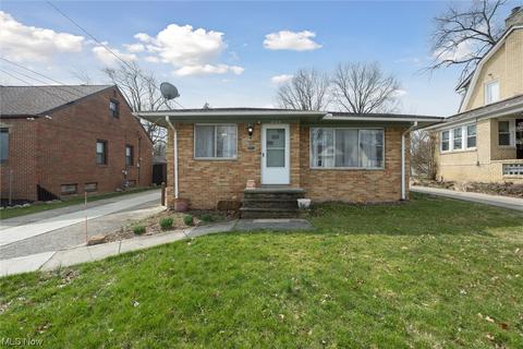 2123 Lorimer Rd, Parma, OH 44134 photo 2