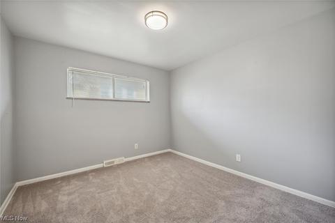 2123 Lorimer Rd, Parma, OH 44134 photo 12