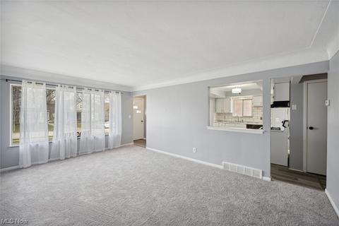 2123 Lorimer Rd, Parma, OH 44134 photo 4