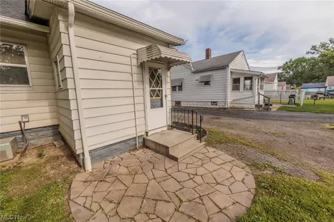 344 Concord Ave, Elyria, OH 44035 photo 5