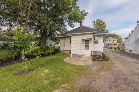 344 Concord Ave, Elyria, OH 44035 photo 4