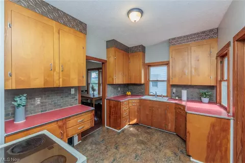 344 Concord Ave, Elyria, OH 44035 photo 7