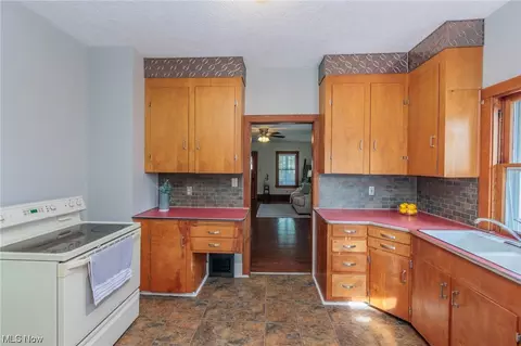 344 Concord Ave, Elyria, OH 44035 photo 8