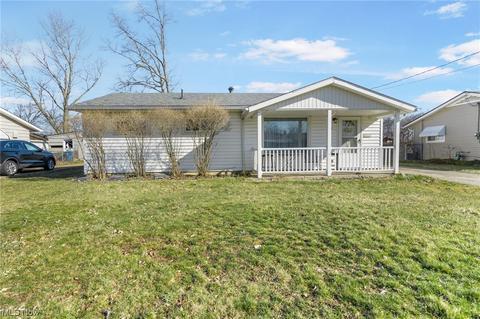 1977 E 37th St, Lorain, OH 44055 photo 1
