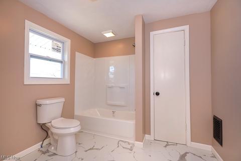 1135 E St, Lorain, OH 44052 photo 10