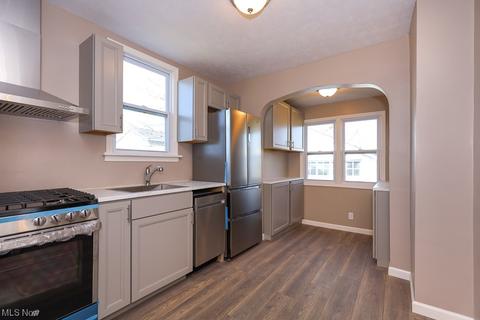 1135 E St, Lorain, OH 44052 photo 7