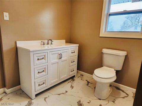 1135 E St, Lorain, OH 44052 photo 9