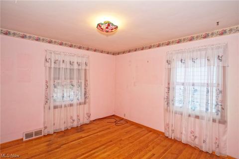 24821 Devoe Ave, Euclid, OH 44123 photo 12
