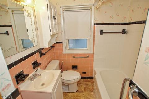 24821 Devoe Ave, Euclid, OH 44123 photo 16