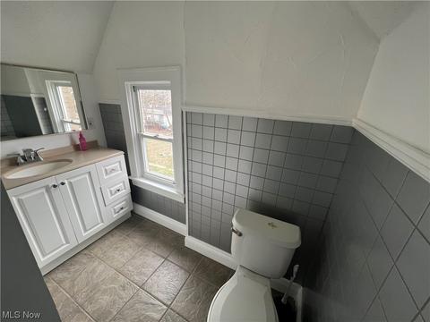 1825 E 33rd St, Lorain, OH 44055 photo 9