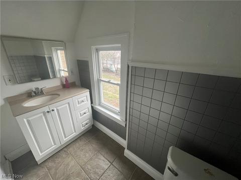 1825 E 33rd St, Lorain, OH 44055 photo 10