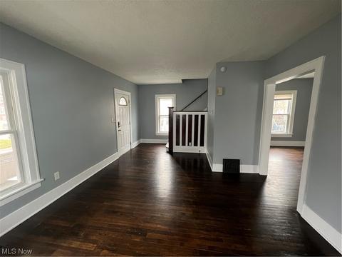 1825 E 33rd St, Lorain, OH 44055 photo 3