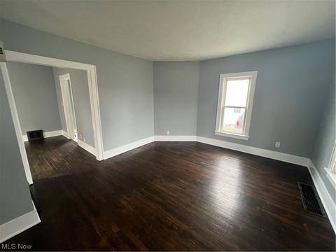 1825 E 33rd St, Lorain, OH 44055 photo 6