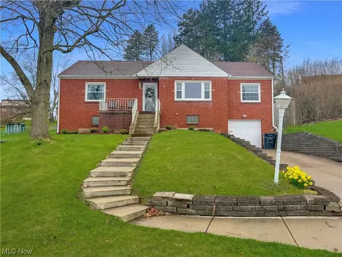 2909 Whitehaven Blvd, Steubenville, OH 43952