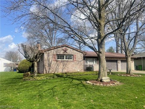 125 E 16th St, Dover, OH 44622 photo 2