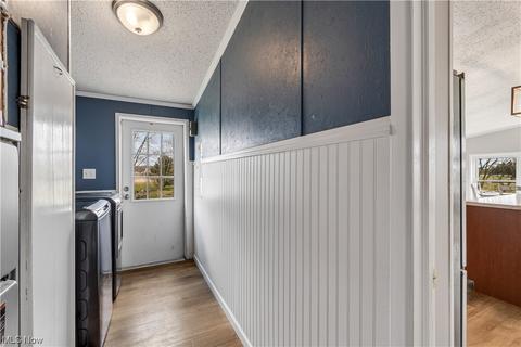 8167 White Rd, Burbank, OH 44214 photo 12