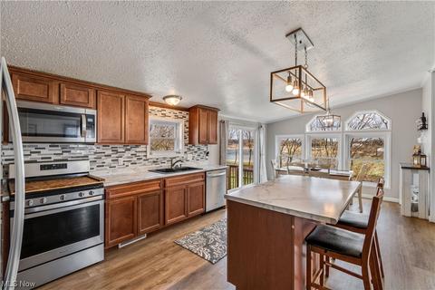 8167 White Rd, Burbank, OH 44214 photo 7