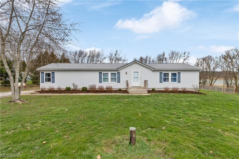 8167 White Rd, Burbank, OH 44214 photo 1