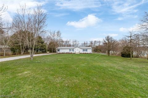 8167 White Rd, Burbank, OH 44214 photo 2