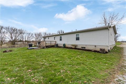 8167 White Rd, Burbank, OH 44214 photo 30