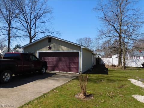 927 Ohio Ave, Ashtabula, OH 44004 photo 5