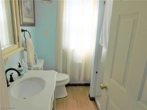 927 Ohio Ave, Ashtabula, OH 44004 photo 14
