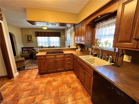 116 E 21st St, Dover, OH 44622 photo 6