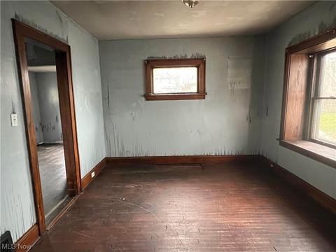 171 E Mapledale Ave, Akron, OH 44301 photo 9