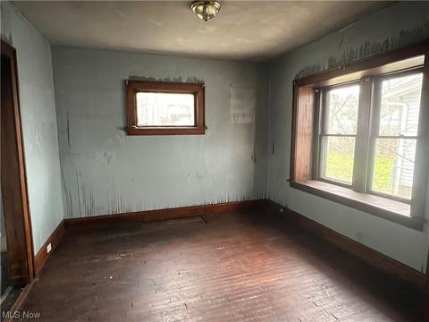 171 E Mapledale Ave, Akron, OH 44301 photo 5