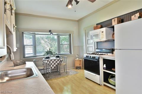 533 Spring St, Struthers, OH 44471 photo 8