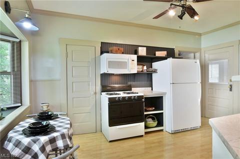533 Spring St, Struthers, OH 44471 photo 9