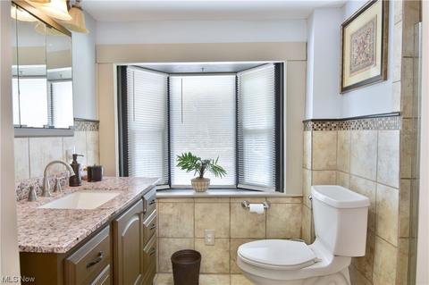 533 Spring St, Struthers, OH 44471 photo 10