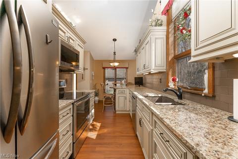6105 Cedar Ln NW, Canton, OH 44708 photo 4