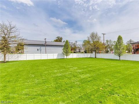8024 Maxim Cir NE, Canton, OH 44721 photo 5