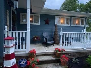 7036 Manor Dr, Elyria, OH 44035 photo 4
