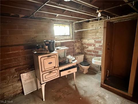 44 E 221st St, Euclid, OH 44123 photo 12