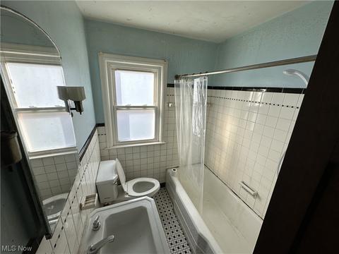 44 E 221st St, Euclid, OH 44123 photo 8