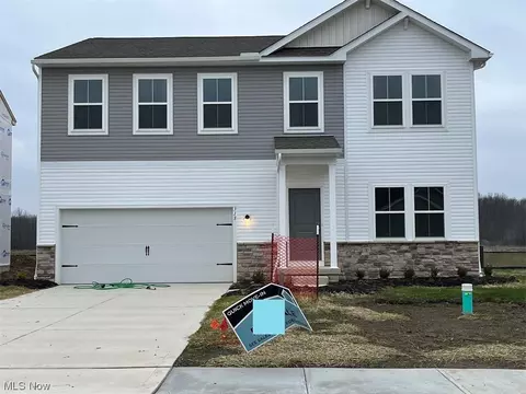 318 River Run Dr, Elyria, OH 44035