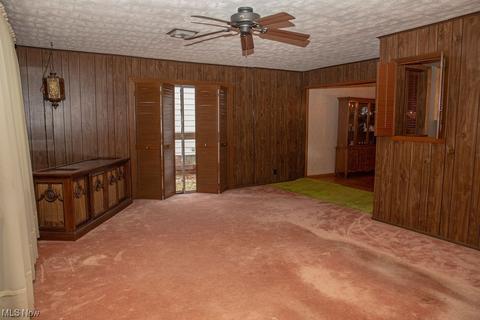 725 E 260th St, Euclid, OH 44132 photo 9