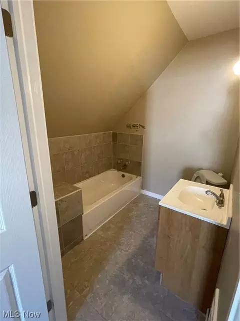 274 E 216th St, Euclid, OH 44123 photo 17