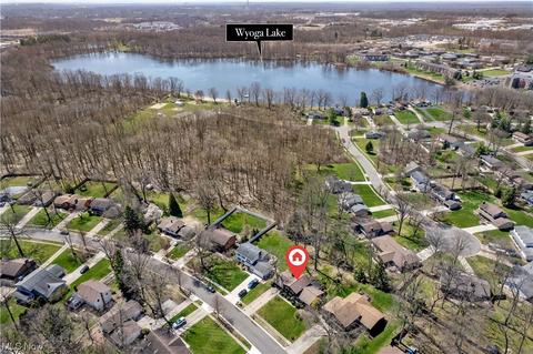 4622 Commodore Dr, Stow, OH 44224 photo 2
