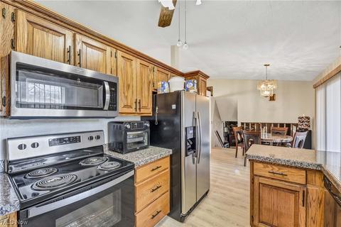581 Georgetown Ave, Elyria, OH 44035 photo 11