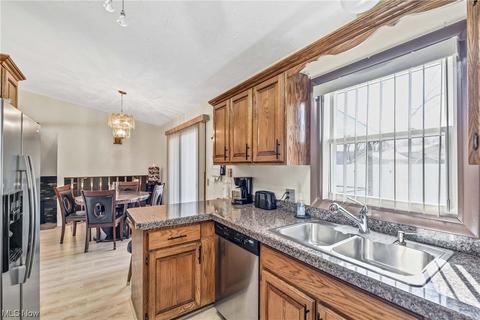 581 Georgetown Ave, Elyria, OH 44035 photo 12