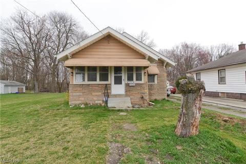 372 Creed St, Struthers, OH 44471 photo 1