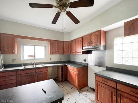 4 Park Ave, Beech Bottom, WV 26030 photo 8