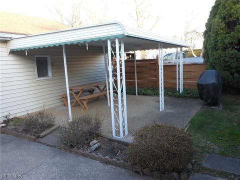 2181 Rockefeller Rd, Wickliffe, OH 44092 photo 8