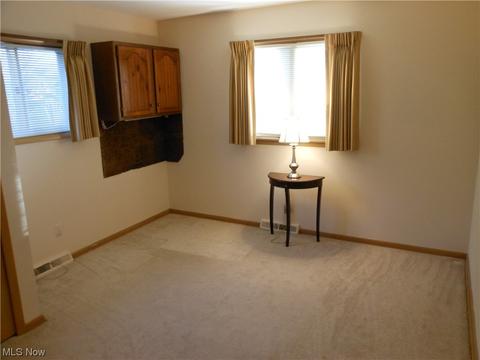 2181 Rockefeller Rd, Wickliffe, OH 44092 photo 6