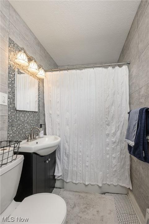 31 Woolf Ave, Akron, OH 44312 photo 3
