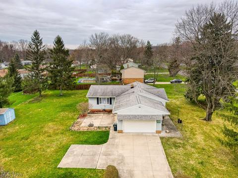 8306 Wright Rd, Broadview Heights, OH 44147 photo 4