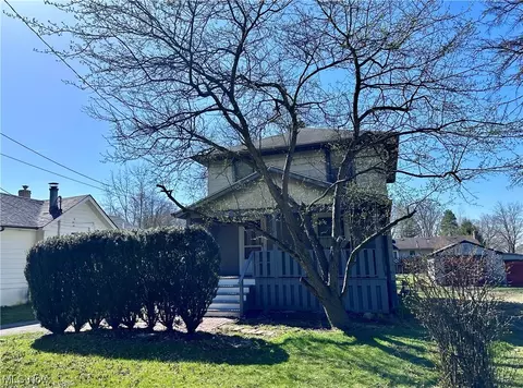 2998 Tibbetts Wick Rd, Niles, OH 44446